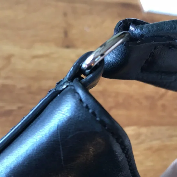 Andrew Marc New York Black Leather Shoulder Bag - Picture 8 of 9